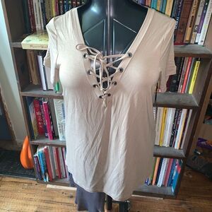 Lulu’s tan lace up front knit short sleeve Bikercore shirt